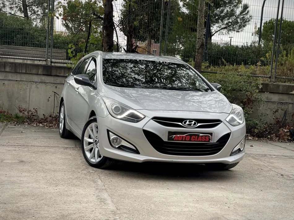 Tirane, shes makine HYUNDAI I40 Nafte, gri metalizato manuale Klima 155.998 km 5.900 €