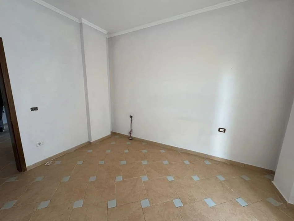 Durres, shitet apartament 2+1+Ballkon Kati 2, 85 m² 126.000 € (PLAZH ILIRIA DURRES!)