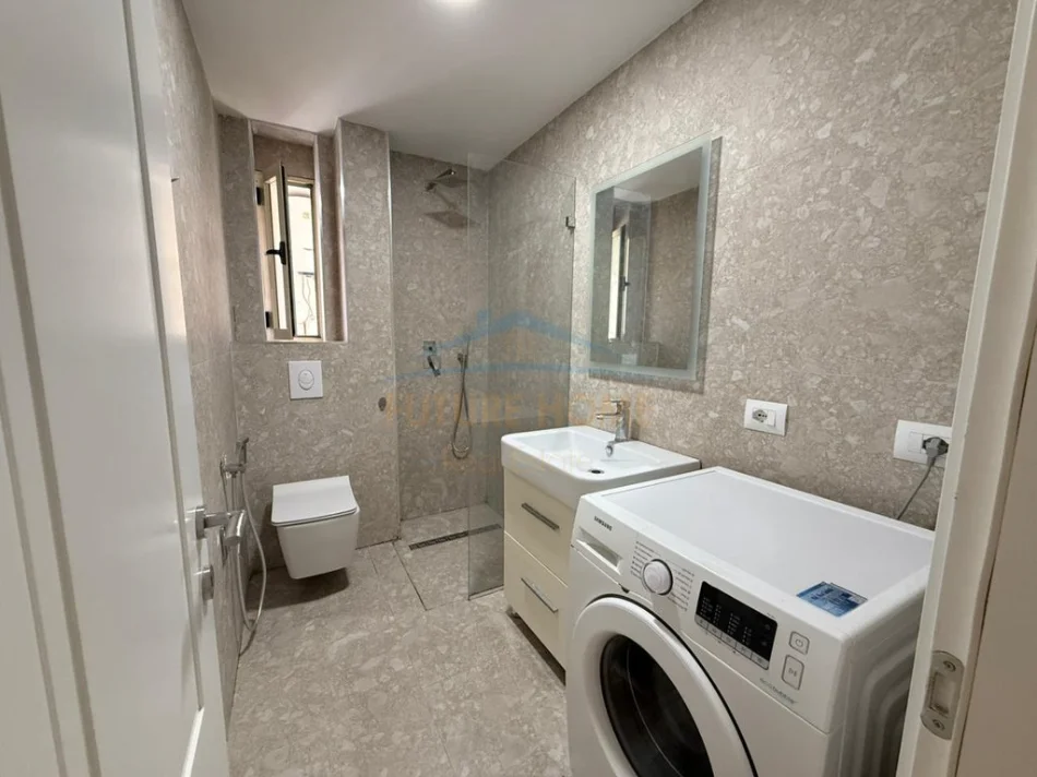 Tirane, jepet me qera apartament 1+1 Kati 3, 50 m² 650 € (Shallvaret)