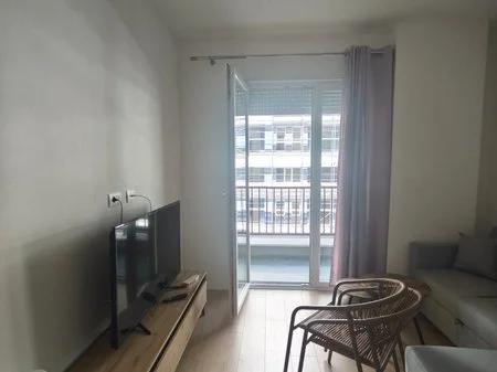 Tirane, jepet me qera apartament 1+1+Ballkon Kati 2, 58 m² 430 € (QTU, Univers City)