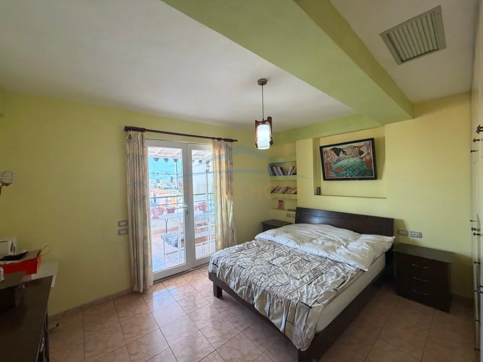Shitet, Duplex 4+1+2, Rezidenca Kodra e Diellit 1, Tiranë. 0696069906