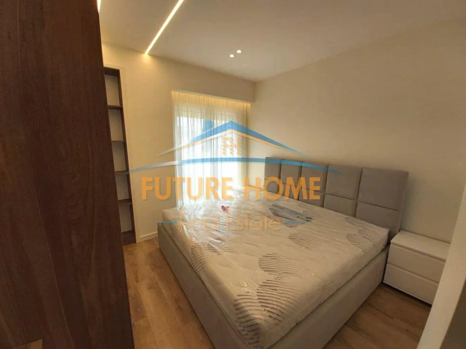 Tirane, jepet me qera apartament 2+1+2 , Kati 3, 102 m² 1.000 € (Rruga e Barrikadave)