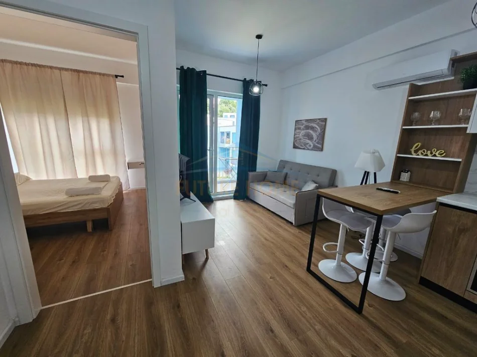 Tirane, jepet me qera apartament 1+1 Kati 3, 45 m² 400 € (Fresk)