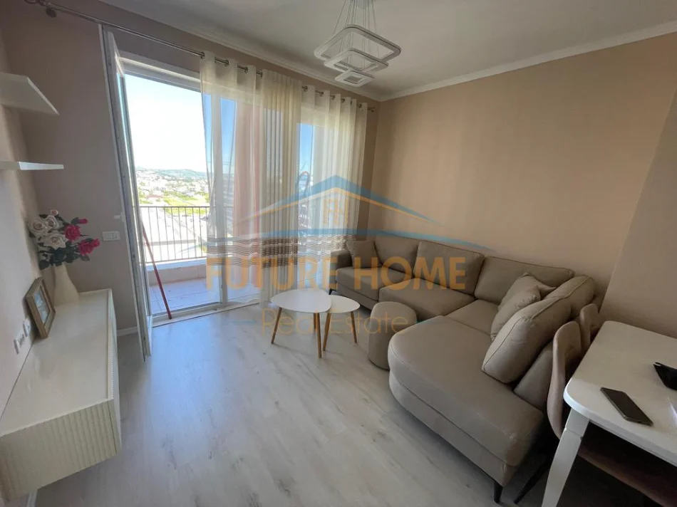 Tirane, jepet me qera apartament 1+1 Kati 7, 65 m² 470 € (Univers City)