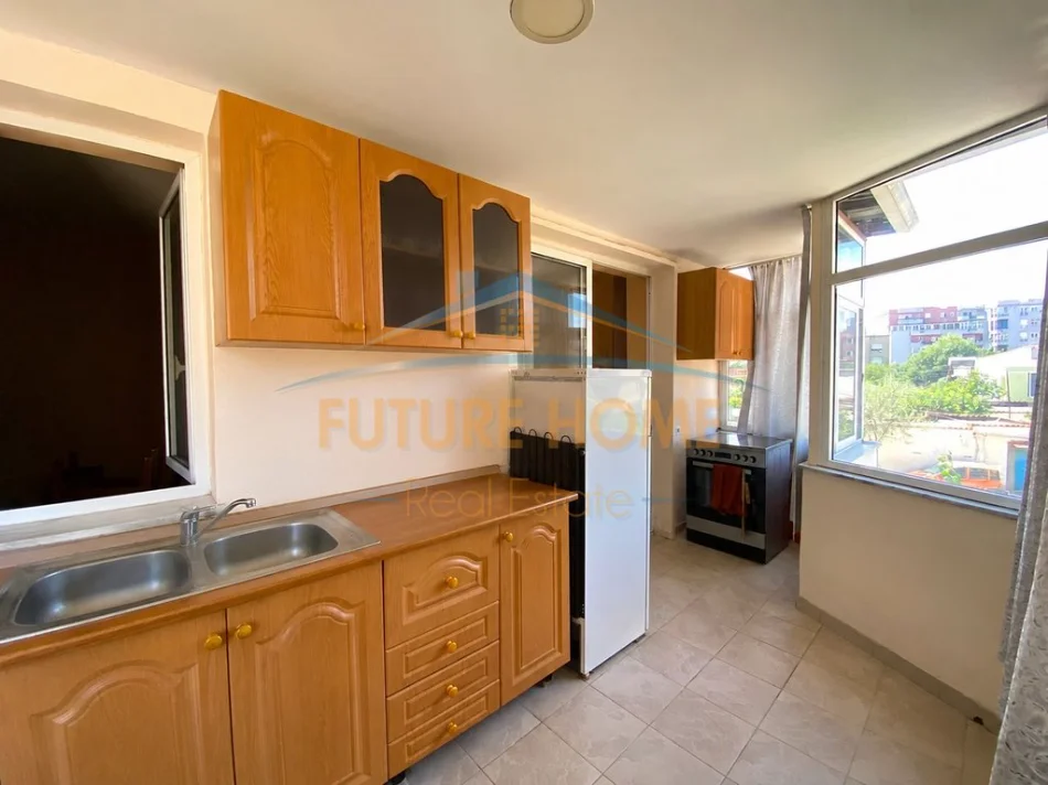 Shitet, Apartament 2+1, Rruga e Elbasanit 0696069906