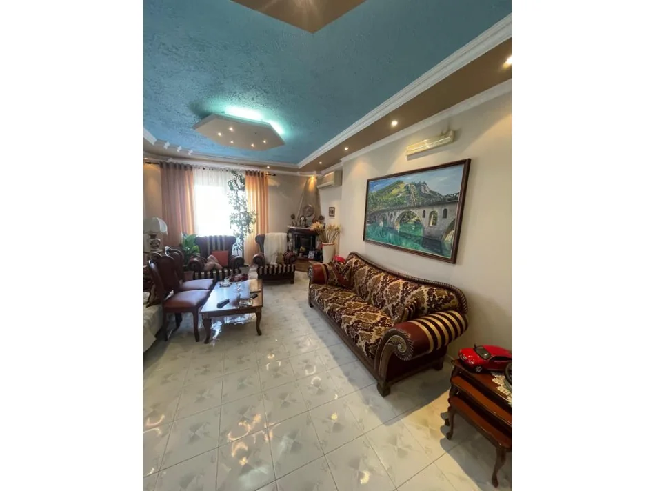 Tirane, shitet apartament 2+1+Aneks+Ballkon Kati 6, 131 m² 262.000 € 