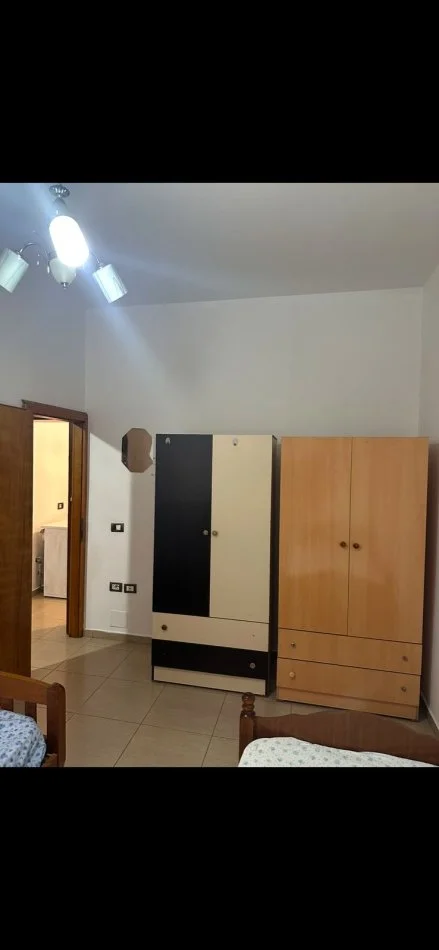 Tirane, jepet me qera apartament 1+1 Kati 0, 40 m² 330 € (Rruga Havzi Nela)
