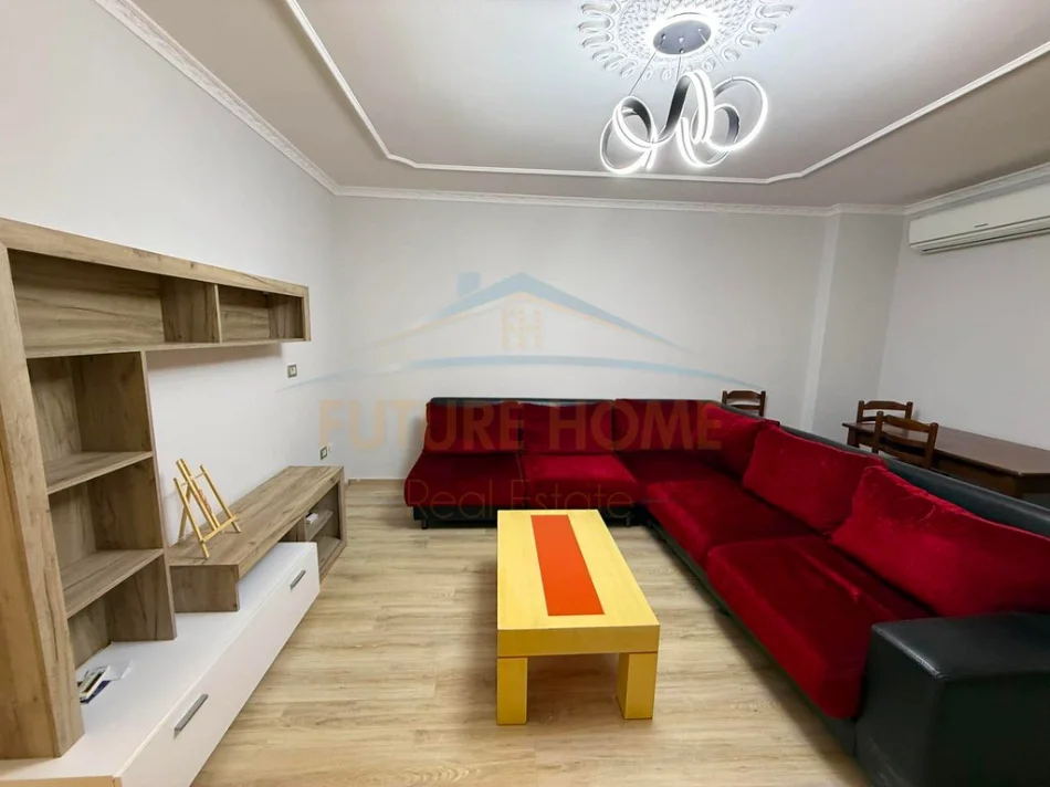Shitet, Apartament 1+1, Don Bosko 0696069906