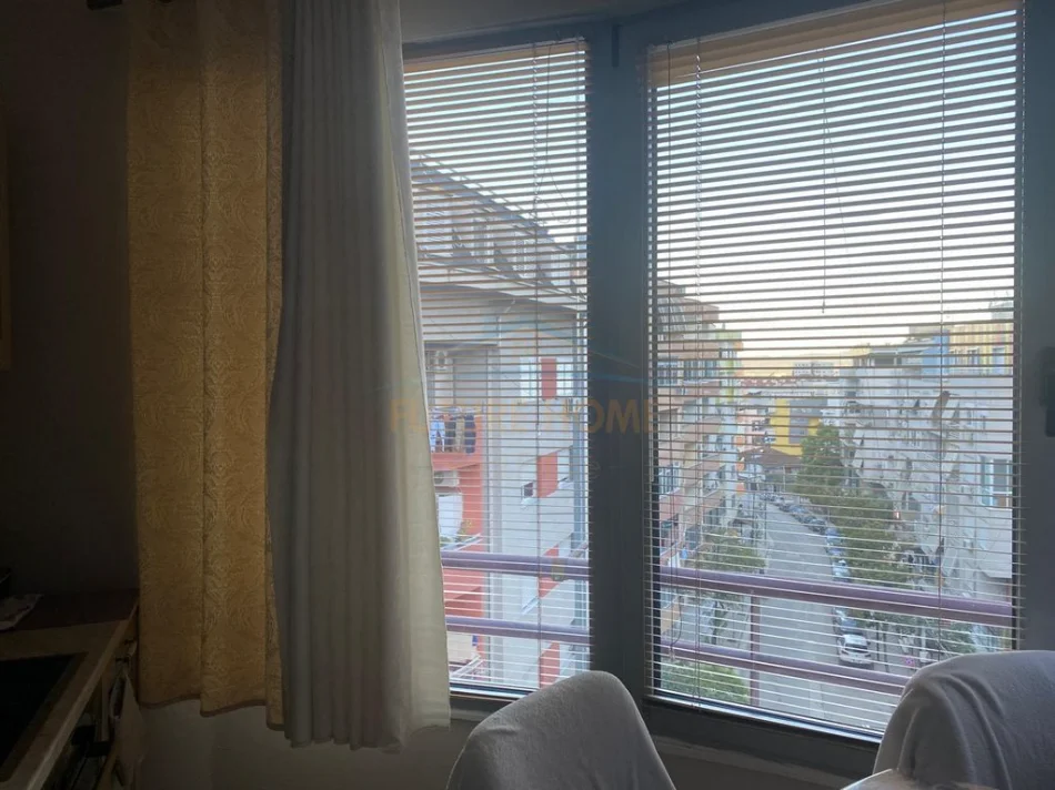 Tirane, jepet me qera apartament 1+1 Kati 4, 151 m² 1.000 € (Fresk)