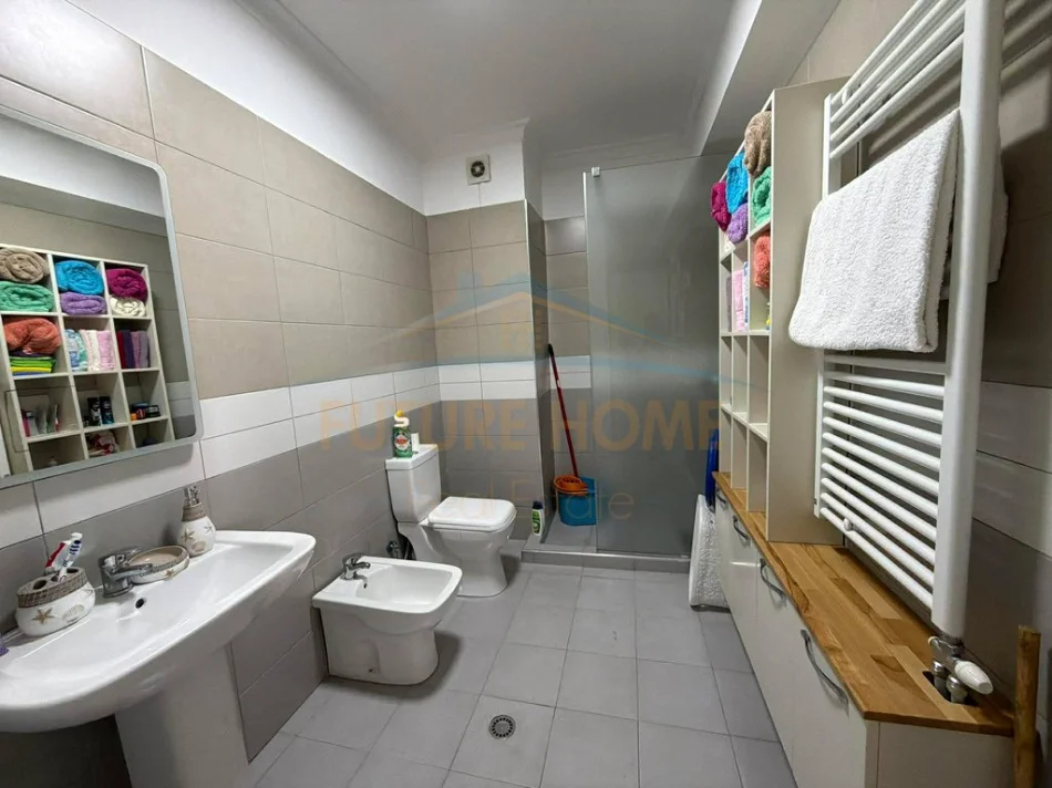 Tirane, shitet apartament 2+1+Aneks+Ballkon Kati 12, 127 m² 180.000 € (KOMPLEKSI MALAJZJAN TERMINALI)
