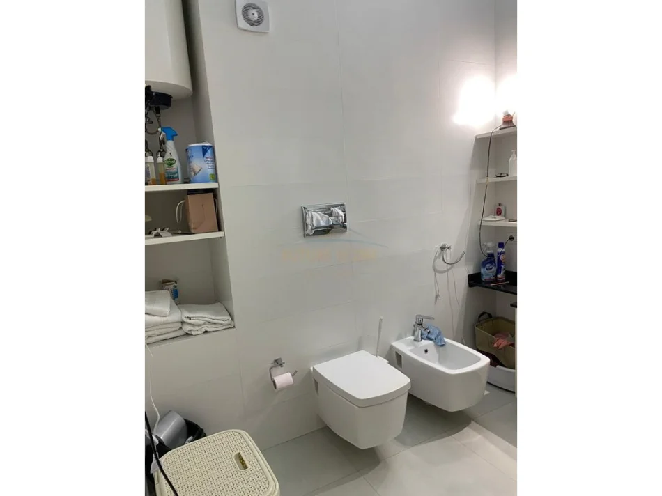 Shitet, Apartament 3+1+2, Fresku, Tiranë 0696069906