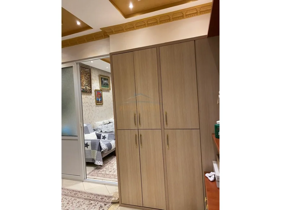 Shitet, Apartament 3+1+2, Fresku, Tiranë 0696069906