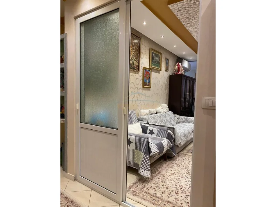 Shitet, Apartament 3+1+2, Fresku, Tiranë 0696069906