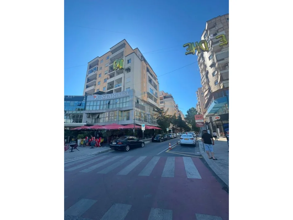 Tirane, shitet apartament 2+1+Aneks+Ballkon Kati 7, 114 m² 155.000 € 