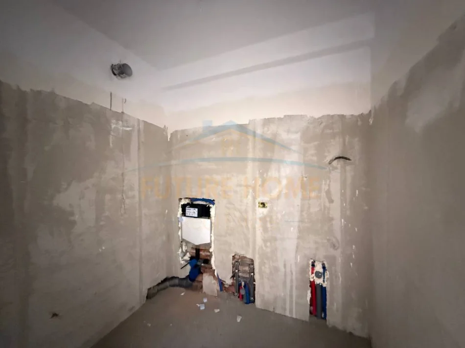 Tirane, shitet apartament 2+1+Ballkon Kati 5, 126 m² 158.000 € (Paskuqan)