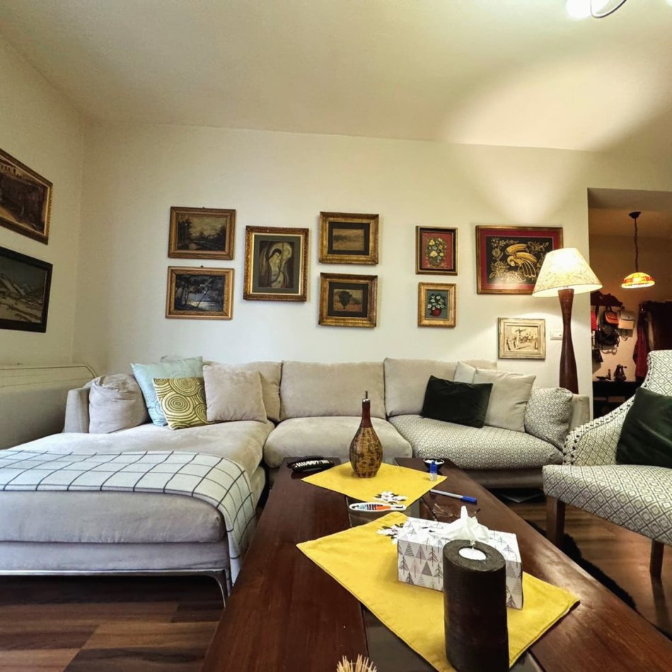 Tirane, jepet me qera apartament 1+1 , 74 m² 500 € (Rruga Bardhyl)