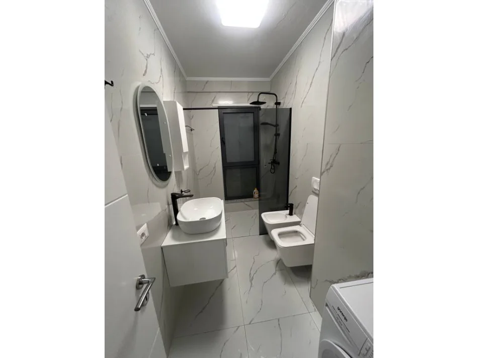Tirane, jepet me qera apartament 1+1 Kati 5, 70 m² 550 € (Kompleksi Ndregjon)