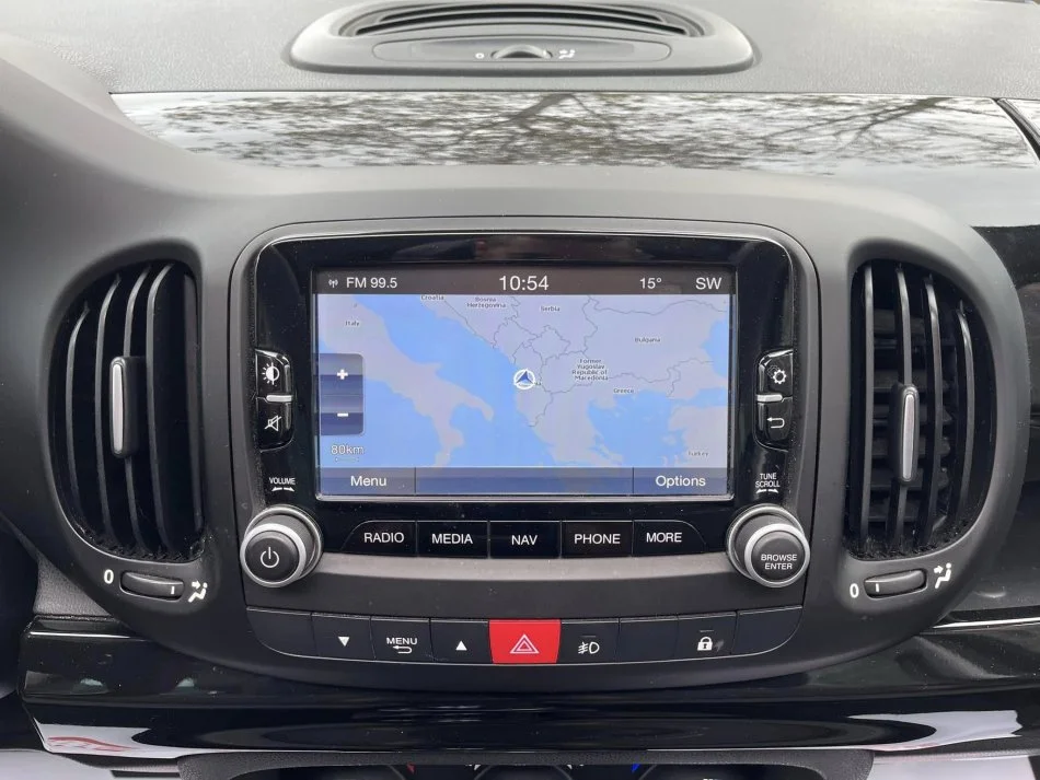 Tirane, shes makine FIAT 500 L Benzin, e zeze automatik Klima 166.000 km 1 €