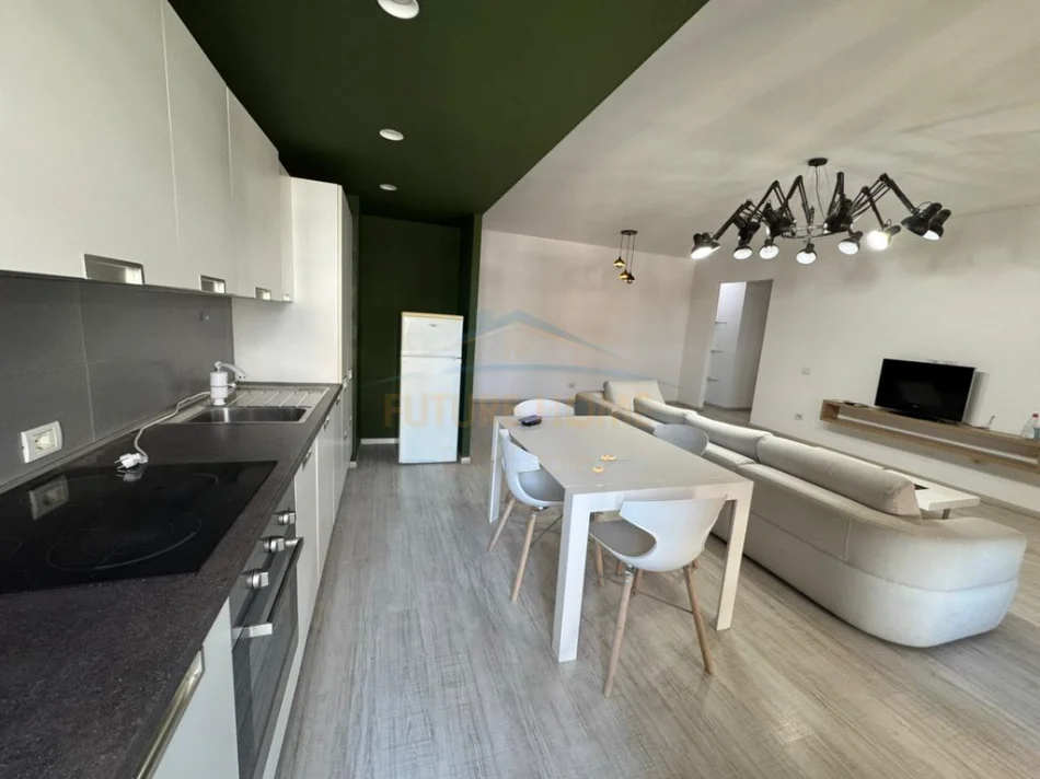 Tirane, jepet me qera apartament 2+1+Ballkon Kati 9, 128 m² 800 € (Bulevardi Zogu i 1)