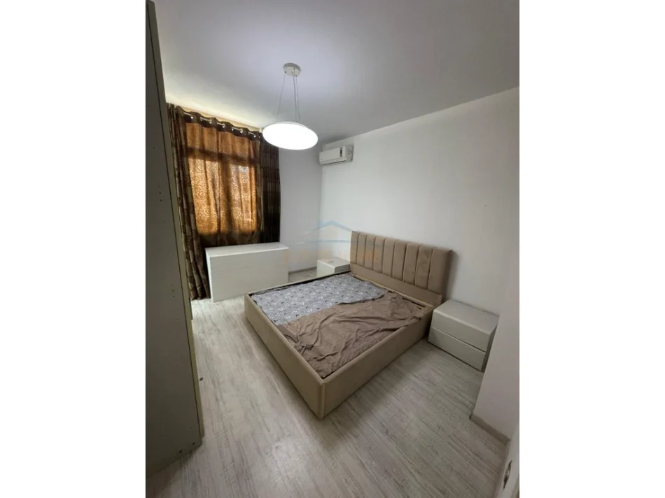 Tirane, jepet me qera apartament 2+1+Ballkon Kati 9, 128 m² 800 € (Bulevardi Zogu i 1)