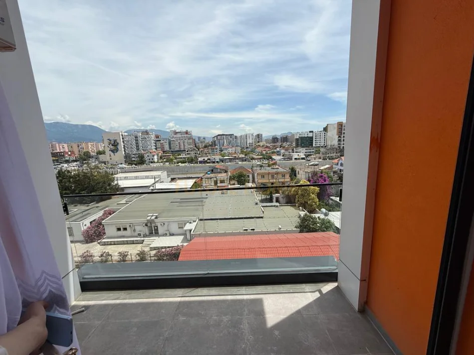 Tirane, jepet me qera apartament 1+1 Kati 5, 75 m² 450 € (Ish-Dogana, Tiranë.)