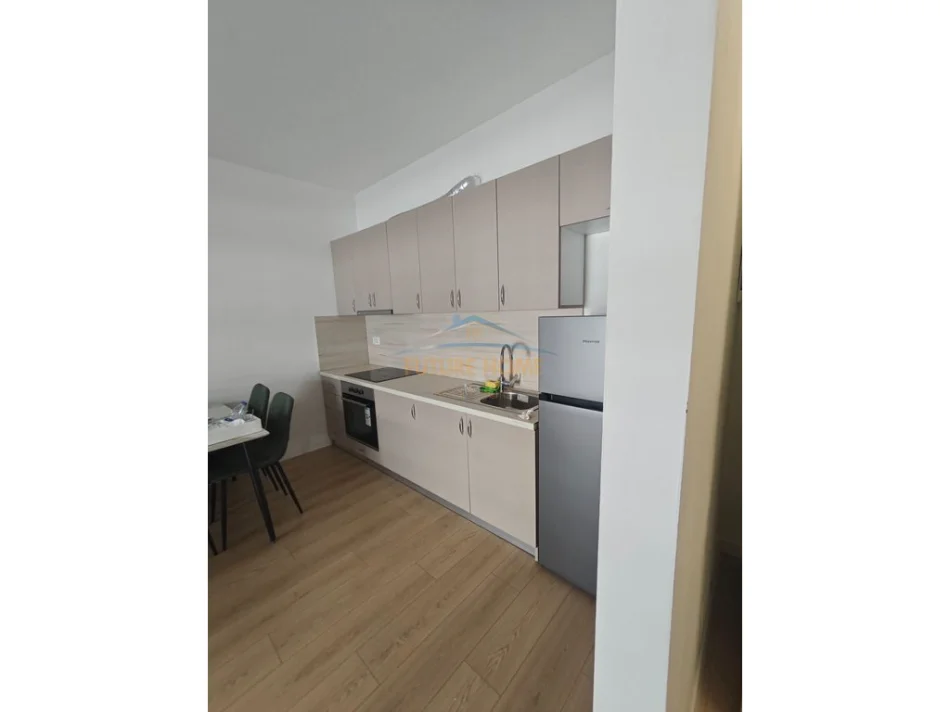 Tirane, jepet me qera apartament 1+1 Kati 2, 57 m² 500 € (Univers City)