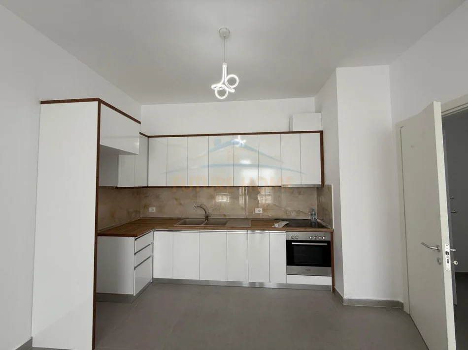 Tirane, jepet me qera apartament 1+1 Kati 5, 75 m² 450 € (Ish-Dogana, Tiranë.)