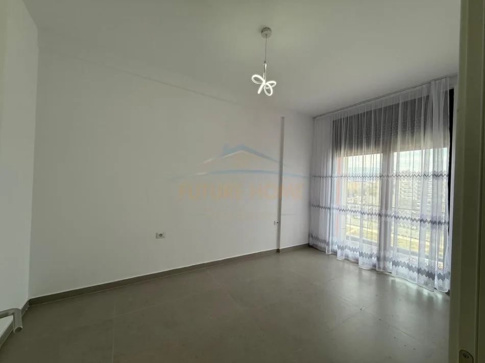 Tirane, jepet me qera apartament 1+1 Kati 5, 75 m² 450 € (Ish-Dogana, Tiranë.)