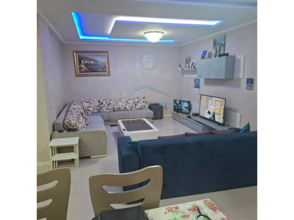 Shitet, Apartament 3+1+2, Mëzez 0696069906