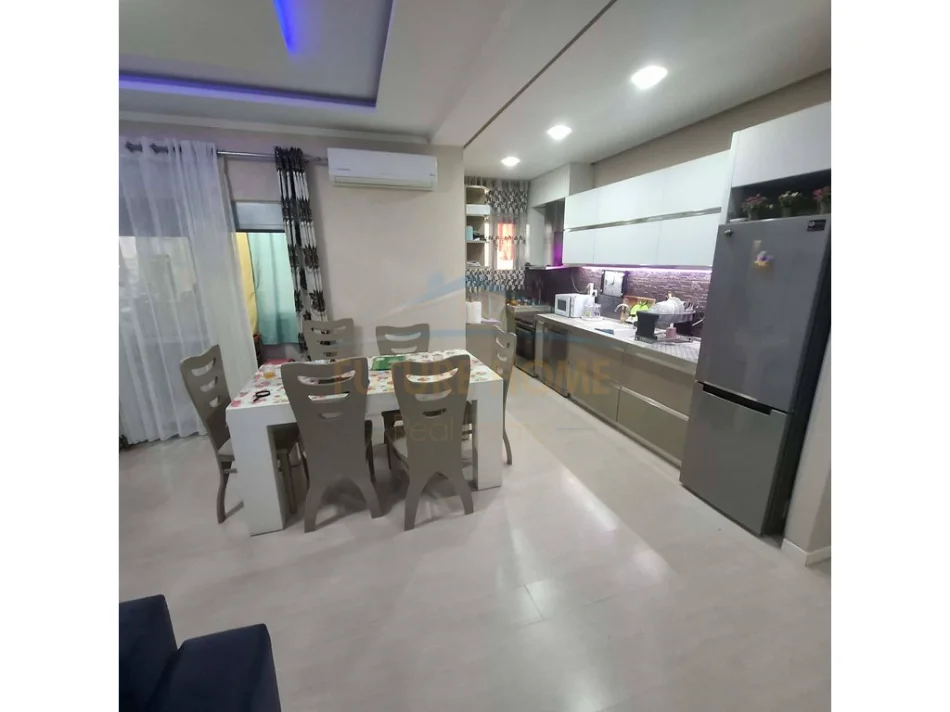 Shitet, Apartament 3+1+2, Mëzez 0696069906