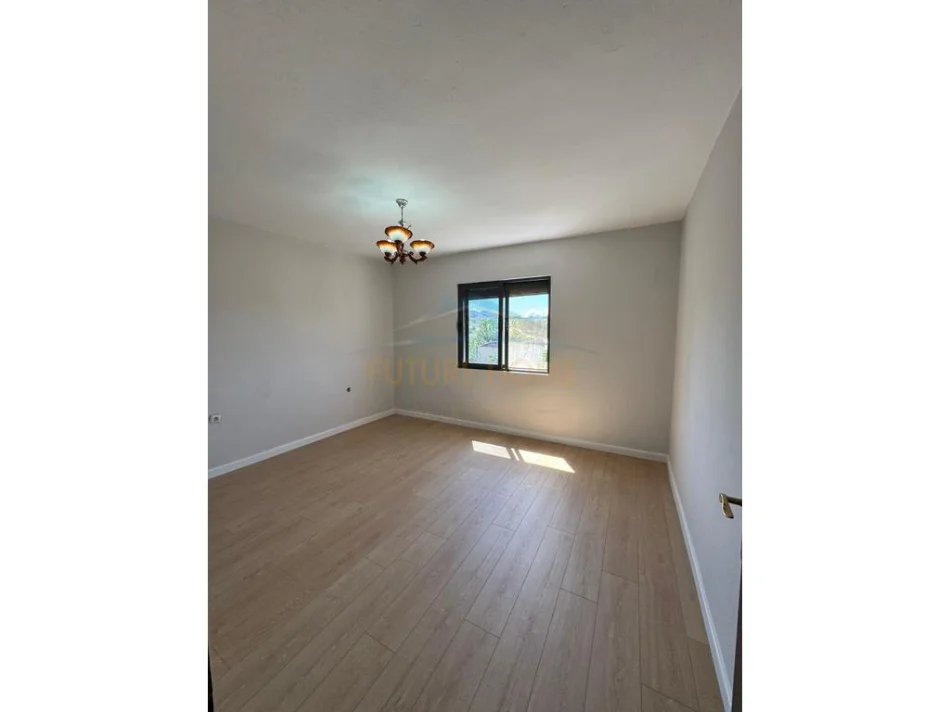 Tirane, shitet apartament 1+1+Ballkon Kati 4, 60 m² 108.000 € (alidem)