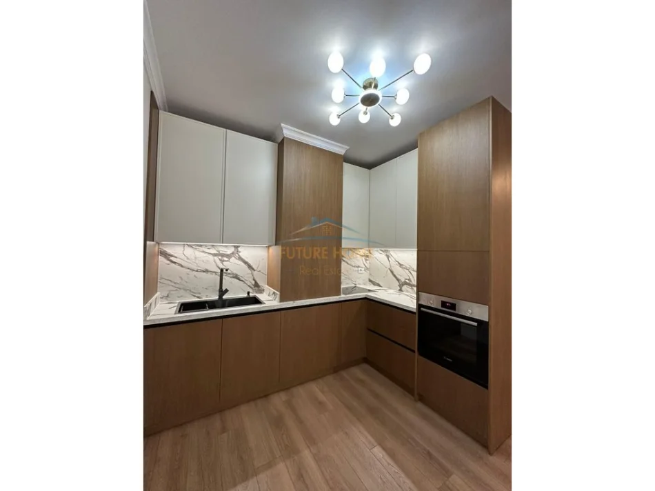 Tirane, jepet me qera apartament 2+1+Ballkon , 121 m² 1.500 € (Kompleksi Delijorgj)