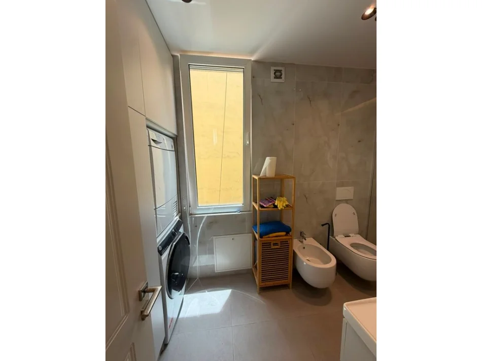 Tirane, jepet me qera apartament 3+1+Ballkon Kati 9, 115 m² 1.500 € (Myslym Shyri)