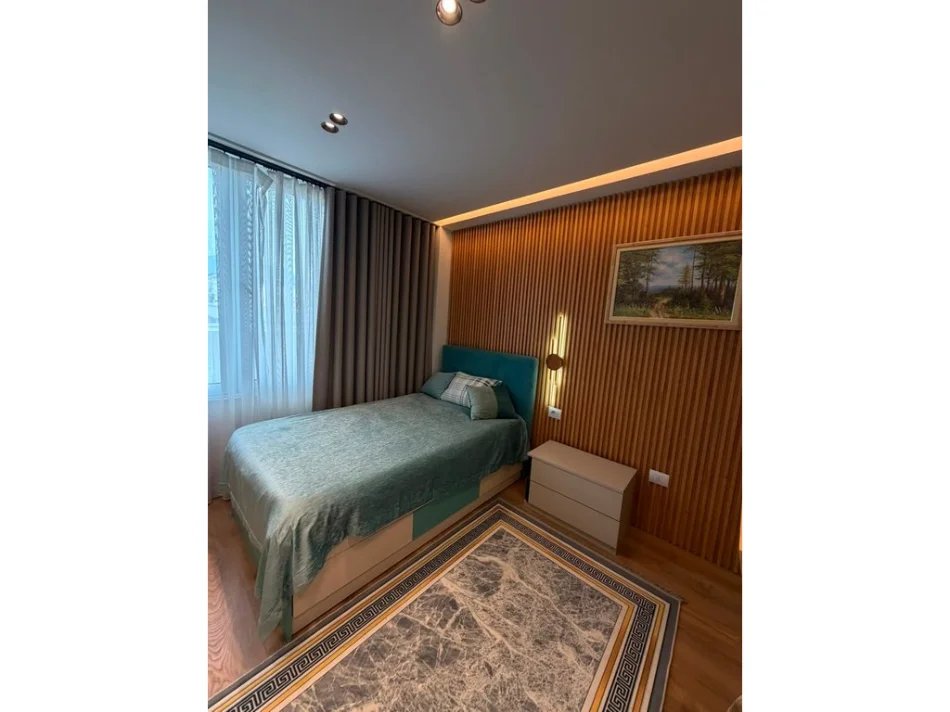 Tirane, jepet me qera apartament 3+1+Ballkon Kati 9, 115 m² 1.500 € (Myslym Shyri)