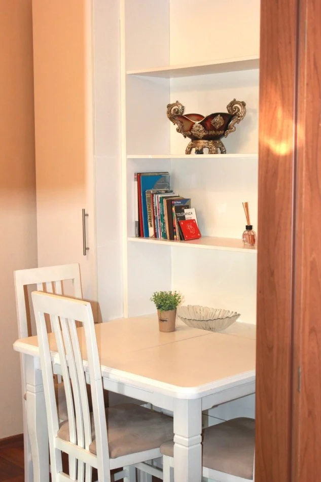 Tirane, jepet me qera apartament 1+1 Kati 4, 60 m² 550 € (Ambasada Amerikane)