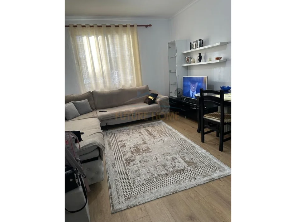 Tirane, jepet me qera apartament 2+1+Ballkon Kati 3, 72 m² 500 € 