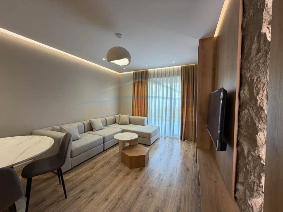 Tirane, jepet me qera apartament 1+1+Ballkon Kati 4, 73 m² 750 € (e88 construction)