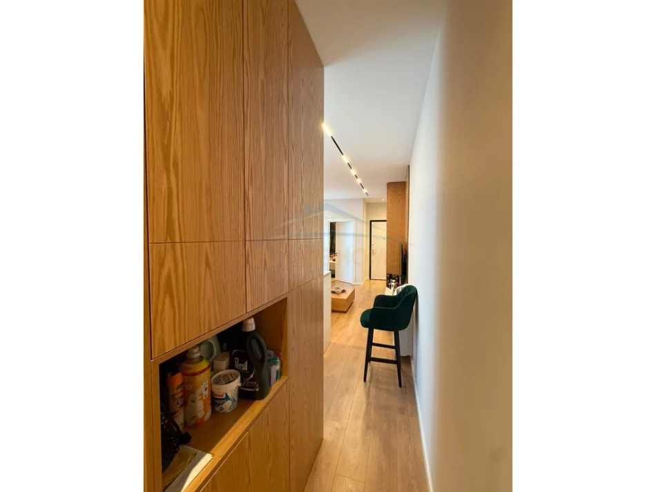 Tirane, jepet me qera apartament 1+1+Ballkon Kati 9, 65 m² 800 € (Komuna e Parisit , White Cloud Residence)
