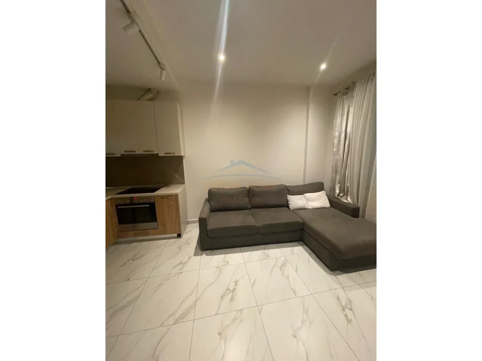 Tirane, jepet me qera apartament 1+1 Kati 1, 51 m² 450 € (Rruga Peti, Liqeni i Thate)
