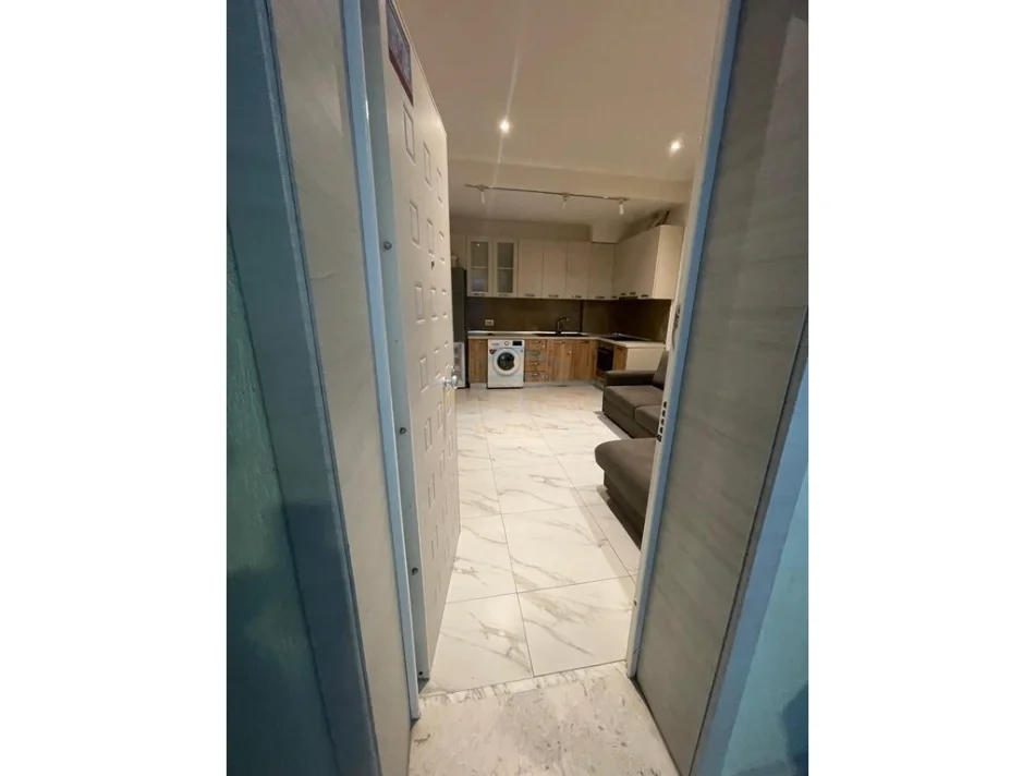 Tirane, jepet me qera apartament 1+1 Kati 1, 51 m² 450 € (Rruga Peti, Liqeni i Thate)