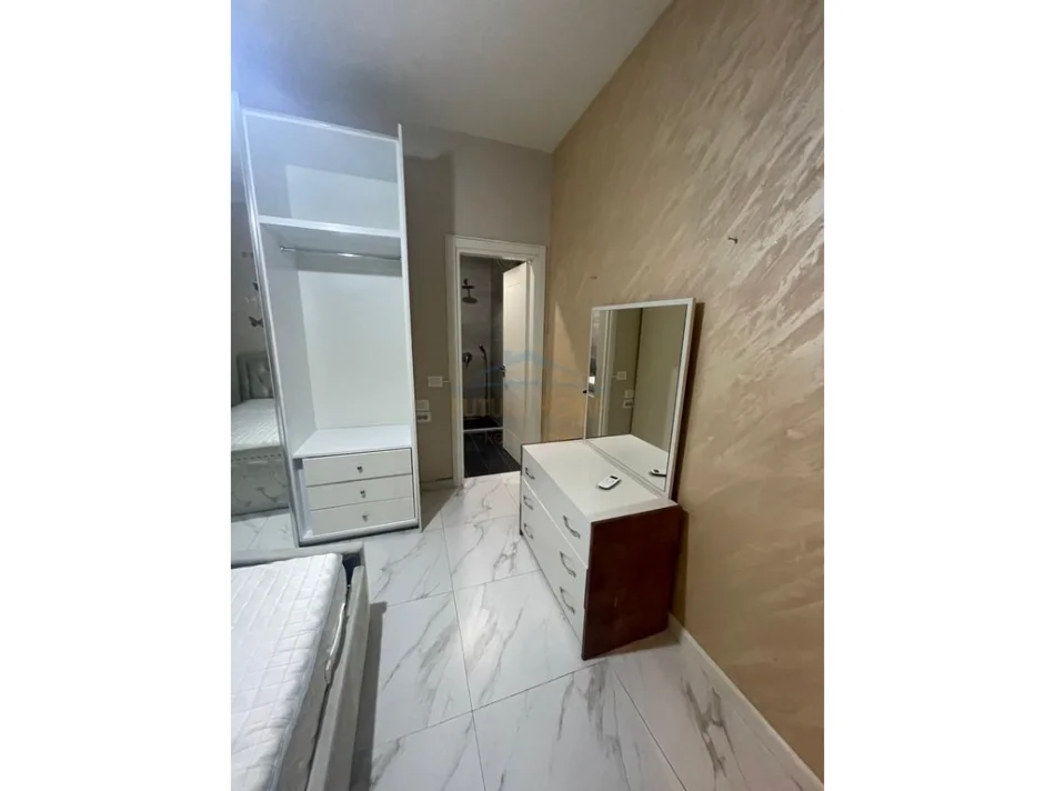 Tirane, jepet me qera apartament 1+1 Kati 1, 51 m² 450 € (Rruga Peti, Liqeni i Thate)