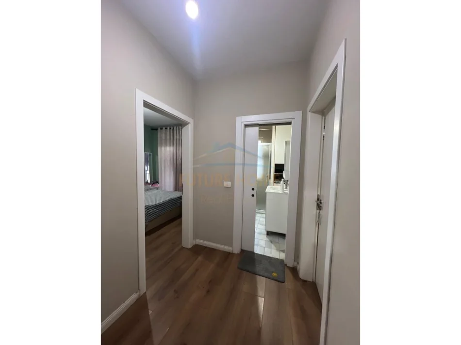 Tirane, shitet apartament 1+1+Ballkon Kati 5, 54 m² 105.000 € (Pallatet Çabej, Misto Mame)