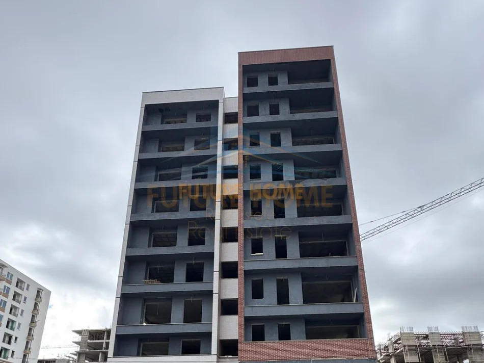 Shitet, Apartament 1+1, Fusha e Aviacionit, Tiranë. 0696069906