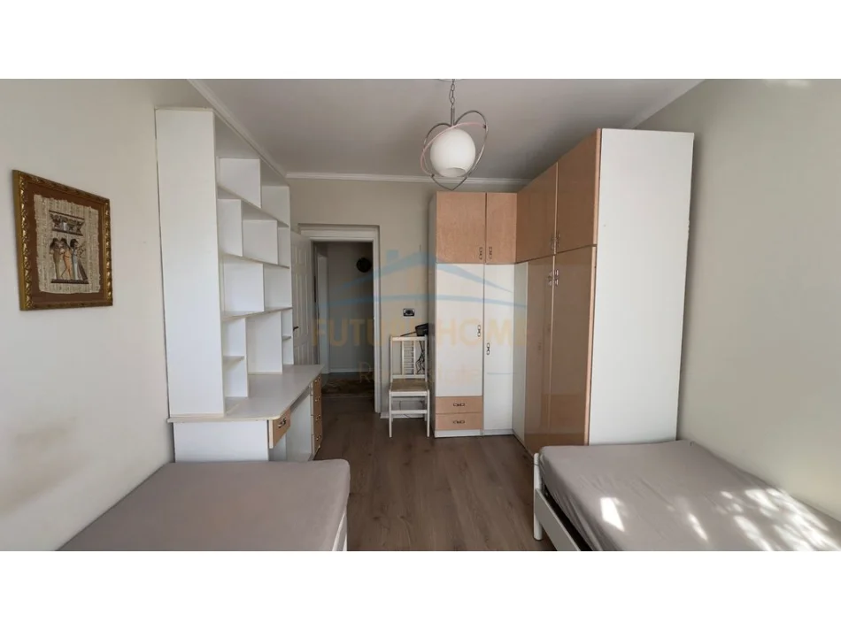Tirane, shitet apartament 2+1+Ballkon Kati 4, 87 m² (Rruga Fortuzi, Tirane)