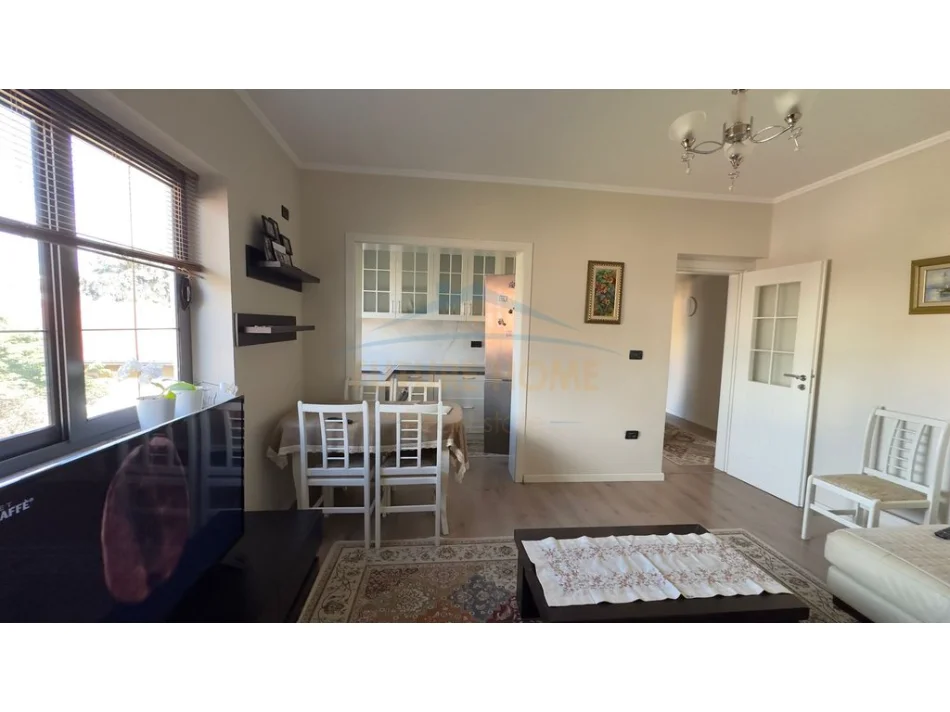 Tirane, shitet apartament 2+1+Ballkon Kati 4, 87 m² (Rruga Fortuzi, Tirane)