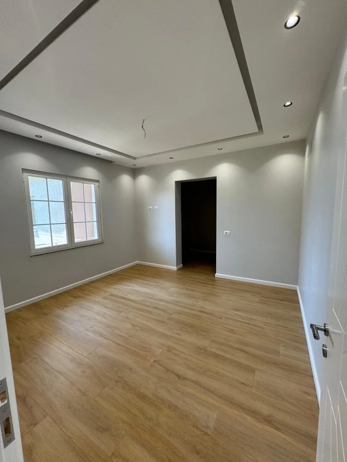 Tirane, shitet apartament 3+1+Parkim, Fresku, Kati 2, 140 m² 175.000 €