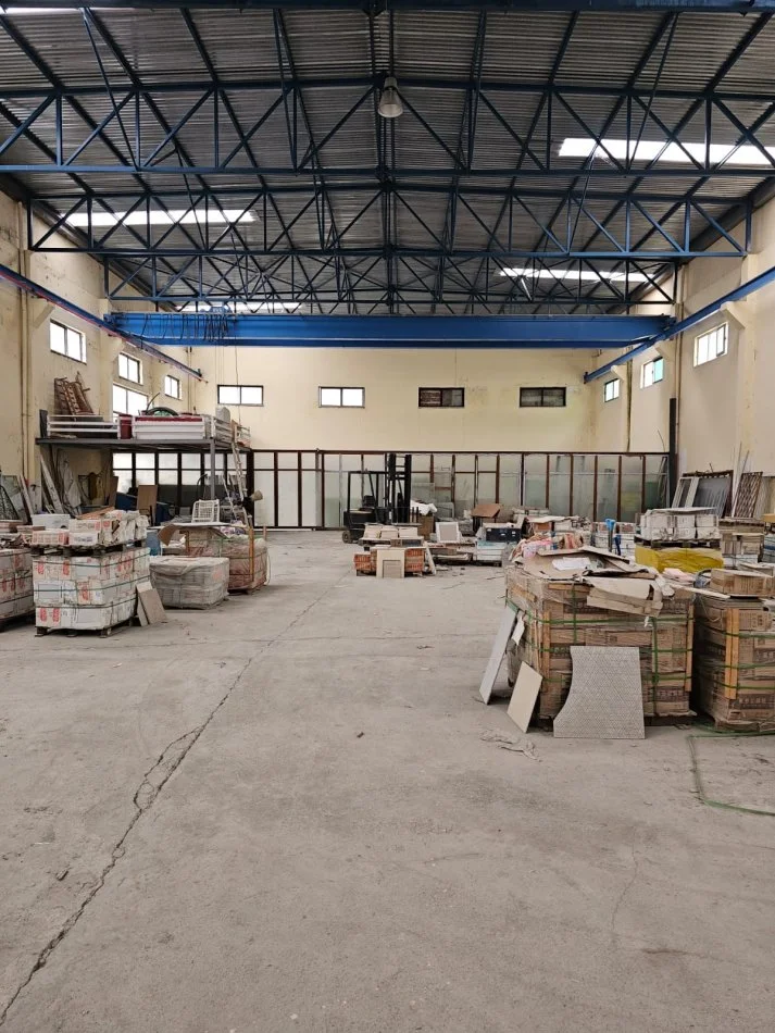 Tirane, jepet me qera magazine Kati 0, 850 m² 5.000 € (Vore-Picar)