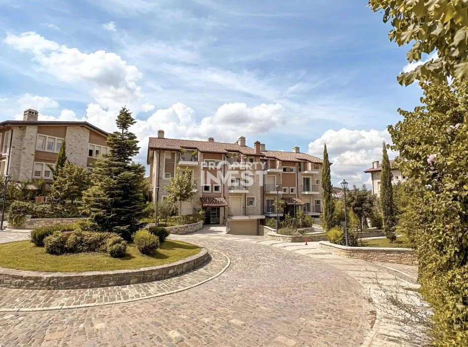 Tirane, shitet Vile 3 Katshe Kati 3, 516 m² 564.400 € (TEG -Qendra Tregtare, Tiranë)