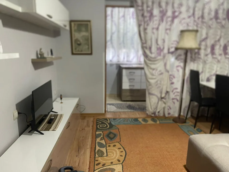 Shqiperi, jepet me qera apartament 2+1 Kati 4, 60 m² 650 € (rruga kosovarve)