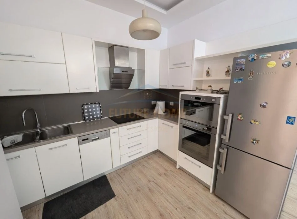 Tirane, shitet apartament 2+1 Kati 4, 113 m² 259.000 € (Komuna e Parisit)